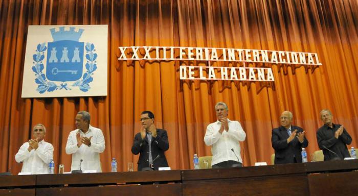 Premiación de la XXXIII Feria Internacional de la Habana presidida por Miguel Díaz-Canel Bermúdez, primer vicepresidente de los Consejos de Estado y de Ministros, Ricardo Cabrisas, vicepresidente del Consejo de Ministros, Jorge Arriaza, vicepresidente de la República Bolivariana de Venezuela, así como tros ministros y demás dirigentes.