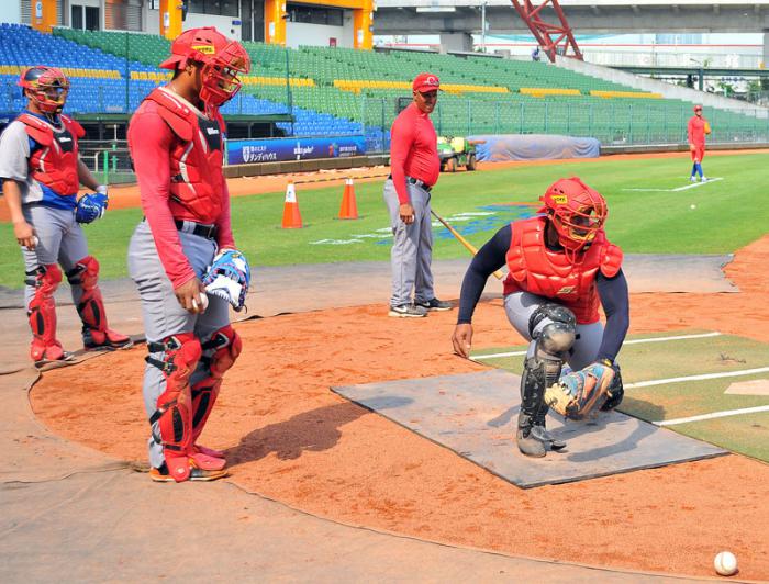Entrenamiento del equipo cuba previo a la inauguracion del super 12