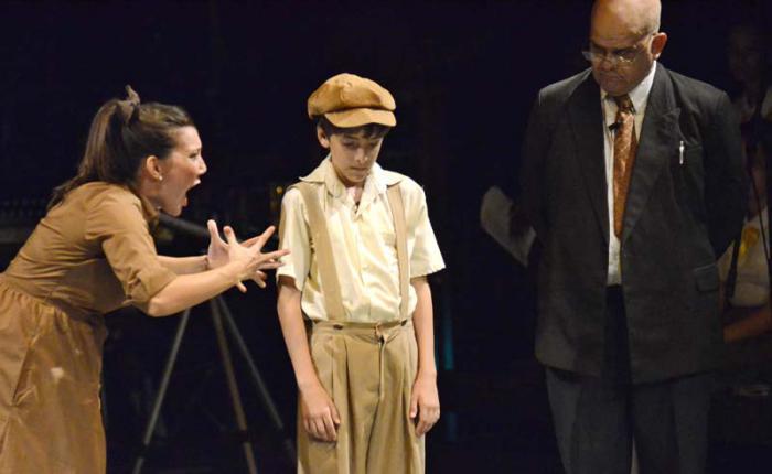 Colmenita homenaje al Periódico Granma