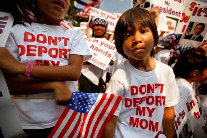 El 20 de noviembre del 2014 Obama anunció un plan ejecutivo por el que ampliaba la protección a los inmigrantes menores de edad. 