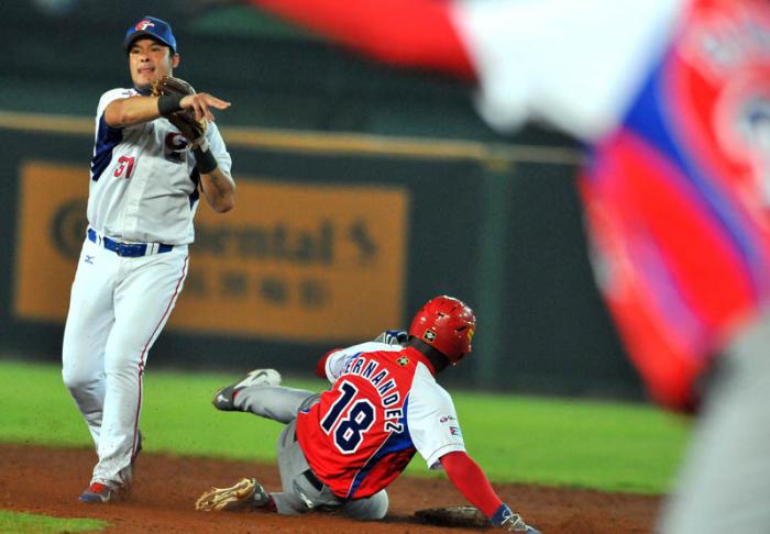 Beisbol-cuba-Premier12-4to partido Cuba vs China T ganado x los CHT 4 x 1 Jugada en 2da base dople play para cuba