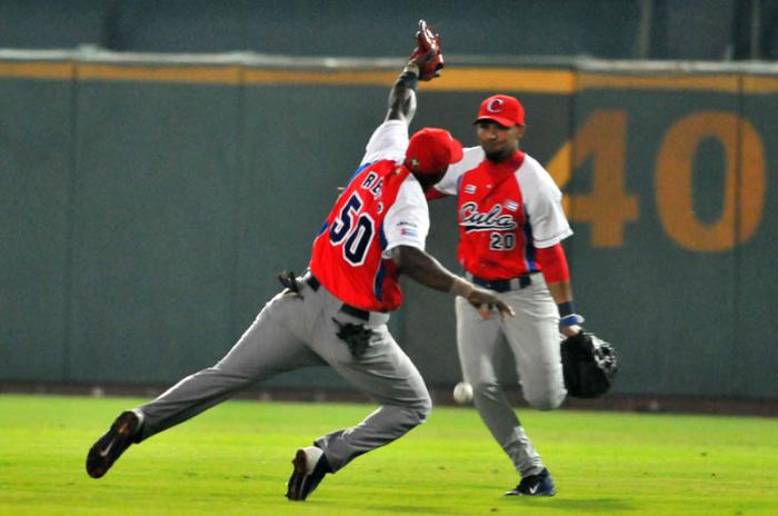 Beisbol-cuba-Premier12-4to partido Cuba vs China T ganado x los CHT 4 x 1 Jugada en files Rudy Reyes