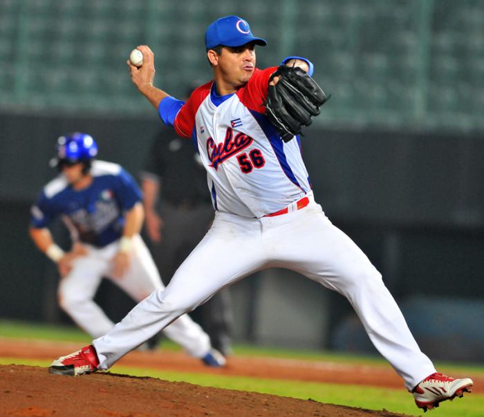 Beisbol-cuba-Premier12-5to juego cuba vs italia gana cuba 2 x 1 victoria de lanzador Livan Moinelo Yosvani Torres