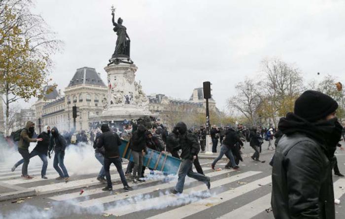 manisfestantes en cumbre COP21
