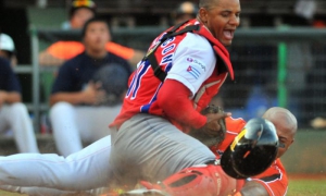 Victoria de Cuba vs Holanda en Premier 12