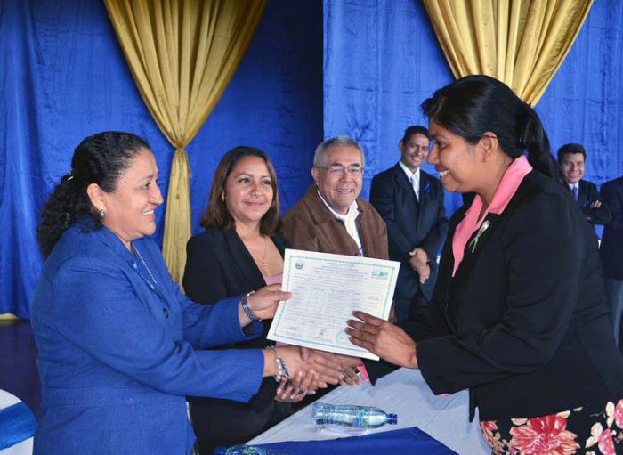 Hasta la fecha 34 municipios salvadoreños han sido declarados libres de analfabetismo. 