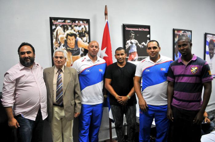 Beisbol 4tro ateltas cubanos son contratados por la liga colombiana profesional de besibol Tigres de Cartagenas ellos son Frederic Cepeda, Alian Sanchez, Alberto Bisset y Miguel Lahera