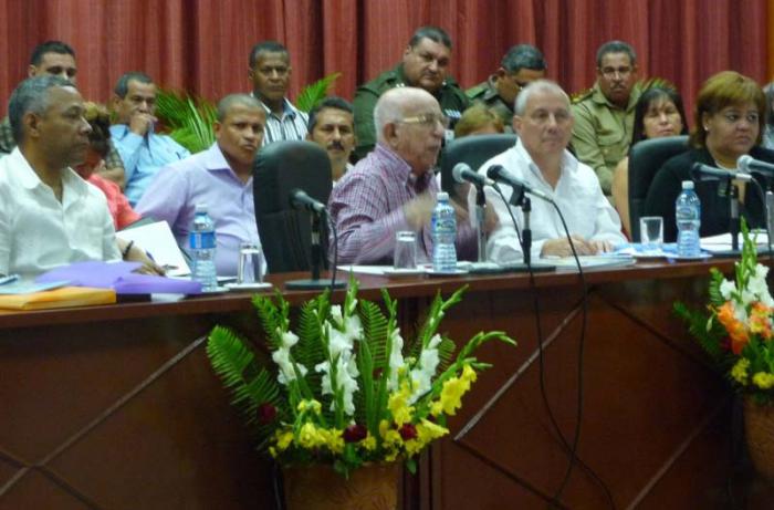 La recuperación cafetalera constituye una de las tareas prioritarias en Guantánamo, recordó Machado Ventura. 