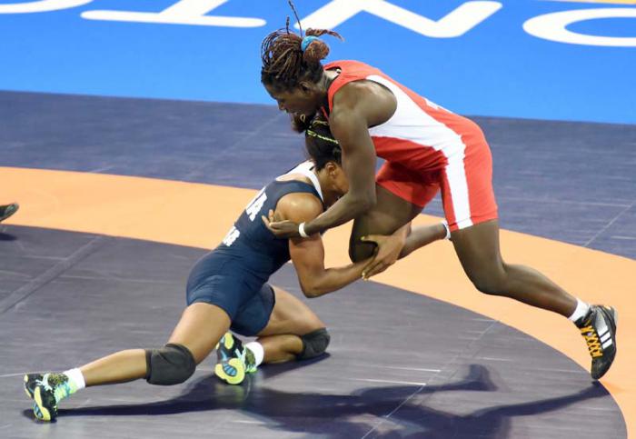 Lucha greco romana akelin estornell plata 56kg