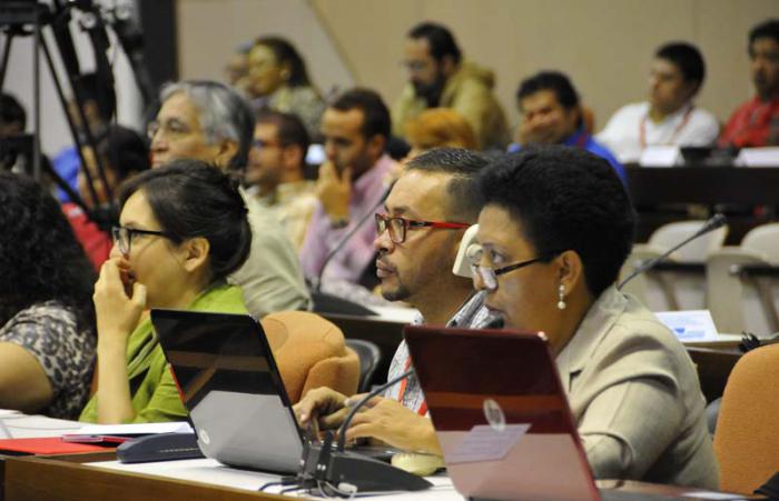 VIII Encuentro Internacional de Investigadores y Estudiosos de la Información y la Comunicación (ICOM) y el IX Congreso Internacional de la Unión Latina de la Economía Política de la Información, la Comunicación y la Cultura (ULEPICC) con la participación de una veintena de prestigiosos investigadores de diferentes partes del mundo, con 400 ponencias de autores de más de 20 países de América Latina, Europa, África y Asia, además de varias universidades de EE.UU.