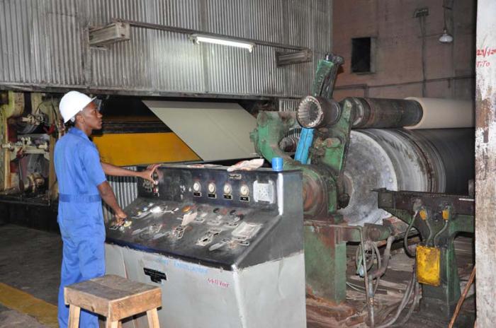Unidad Empresarial de Base Papelera Damují Sergio González López, perteneciente a la Empresa del Papel, del Grupo de la Industria Química del Ministerio de Industrias. 
