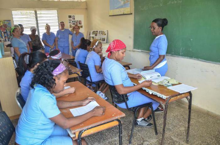 Estudios y oportunidades de superación en la Carcel de Mujeres.