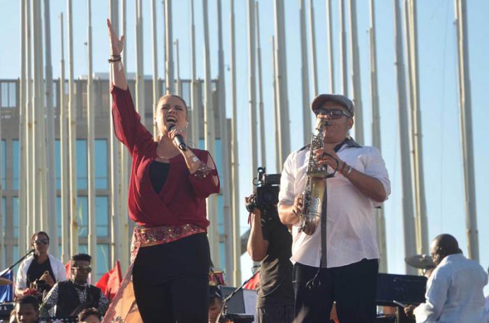Concierto de Olga Tañon en la Tribuna Antimperialista.