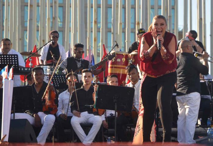 Concierto de Olga Tañon en la Tribuna Antimperialista.