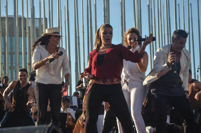Concierto de Olga Tañon en la Tribuna Antimperialista.