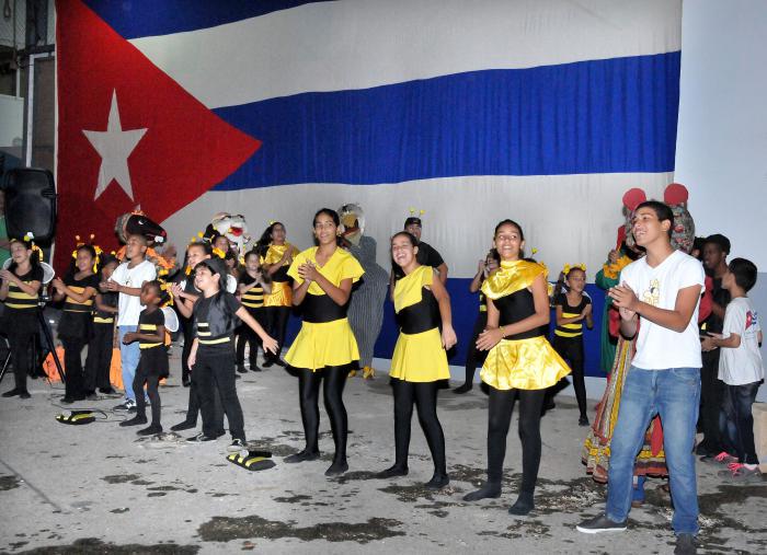 Segundo Aniversario de Kcho Estudio Romerillo.  Actúa la Colmenita de Romerillo.