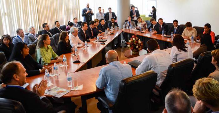 Las sociedades mercantiles holandesa Unilever N.V., y la cubana Intersuchel S.A., conforman la empresa mixta autorizada a establecerse como usuario en la ZEDM. 