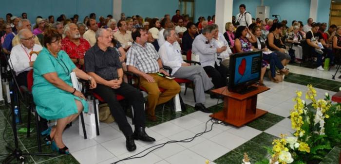 Los más de 200 delegados al evento se pronunciaron por luchar por la paz y contra la proliferación de bases militares extranjeras.