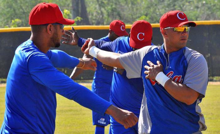 Entrenamiento del equipo ciego de avila para enfrentar a partir de mañana la serie del caribe de republica dominicana.