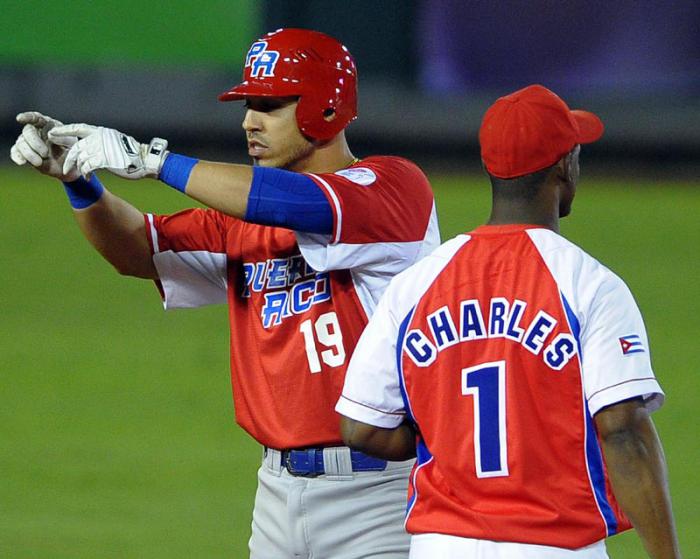 Serie Caribe Dominicana 1 mer juego CUB vs PR jugada en 1mera base Neftali Soto el mejor bateador por PR