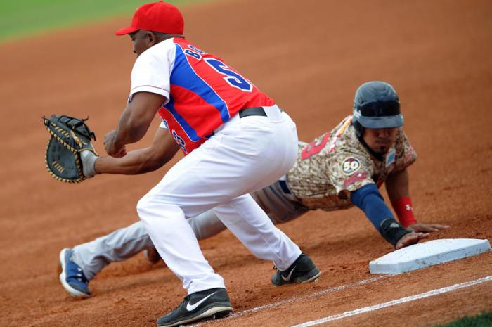 Serie Caribe Dominicana 3ser juego cuba vs venezuela jugada en 1mera base Ariel Borrero