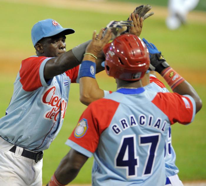 Serie Caribe Dominicana 3ser juego cuba vs Rd Jose Adolis  G Hit de oro