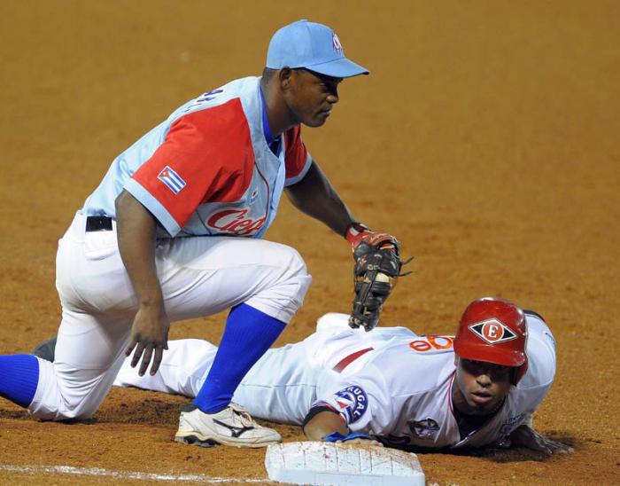 Serie Caribe Dominicana 3ser juego cuba vs Rd
