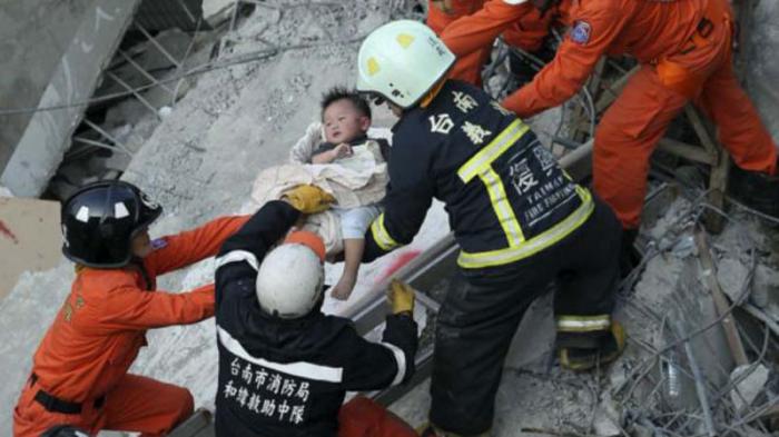 rescates por sismo en taiwan