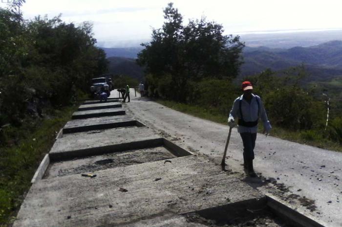 Según los especialistas, la fundición en paños alternos asegura la calidad de la obra. 