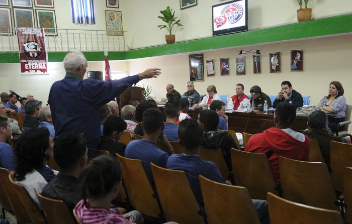 Destacamento Mirando al mar