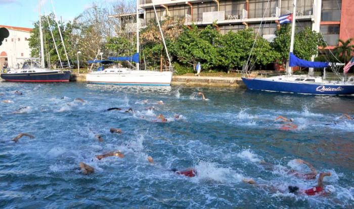 Segundo Campeonato de Trihatlon Habana: Ganador de Media Distancia Gustavo Rodriguez  ESP