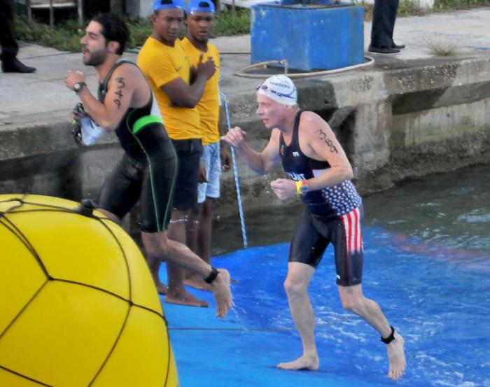Segundo Campeonato de Trihatlon Habana: Ganador de Media Distancia Gustavo Rodriguez  ESP