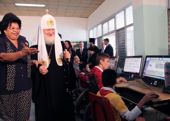Visita del Kirill a la Escuela Especial Solidaridad con Panamá