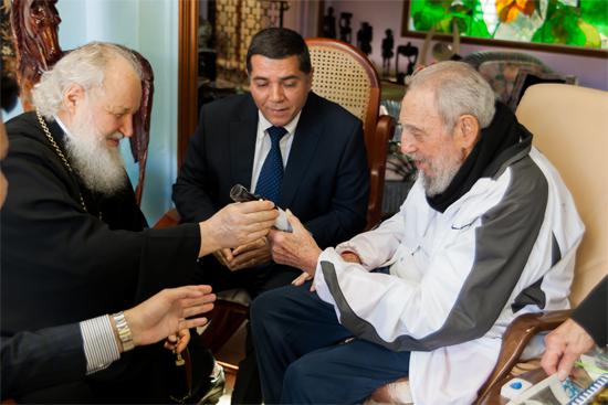Santidad Kirill, Patriarca de Moscú y de Toda Rusia, realizó una visita de cortesía, en horas de la tarde de este sábado, al líder de la Revolución Cubana, Comandante en Jefe Fidel Castro Ruz.