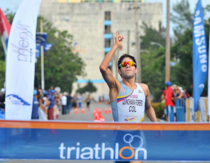 Segundo Campeonato de Trihatlon Habana: Categoria Spring ganador del M De Colombia Carlos Javier Quinchara