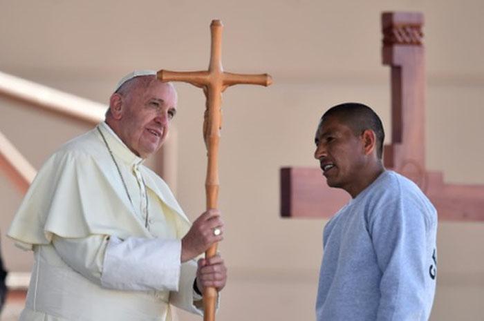 Papa Francisco se reúne con presos
