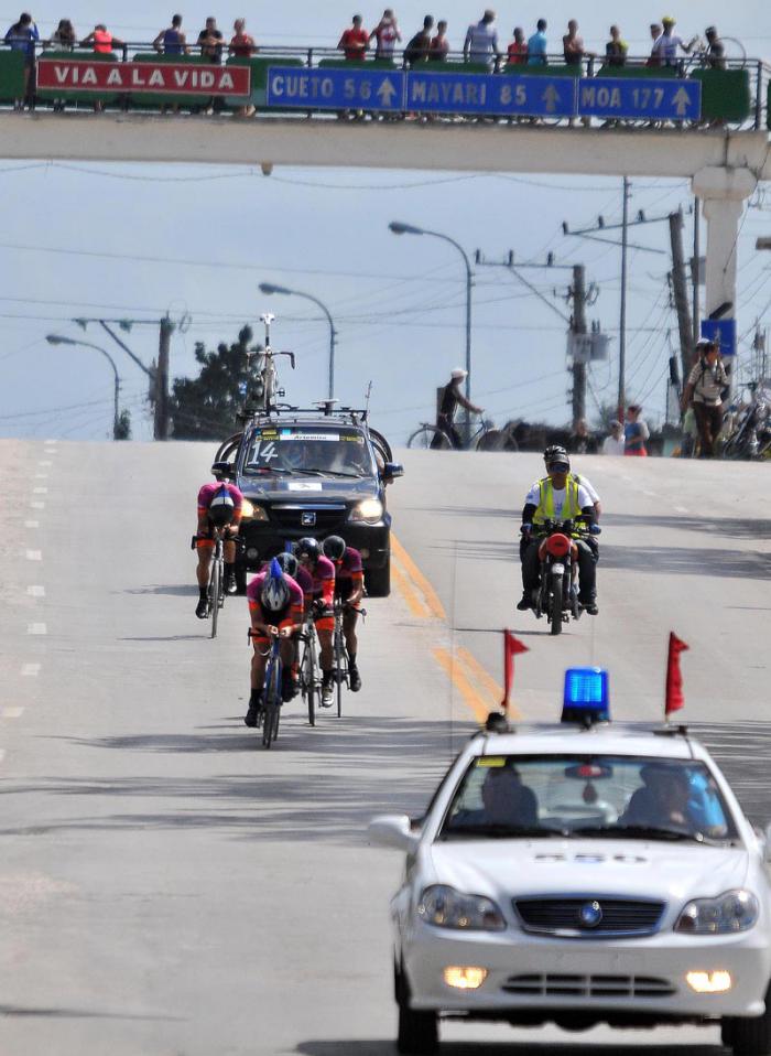 4ta etapa-cacocun-Holguin-Contra-Reloj-Equipo distancia 31 Km Equipo Ganador Artemisa Tiempo 44.23,25