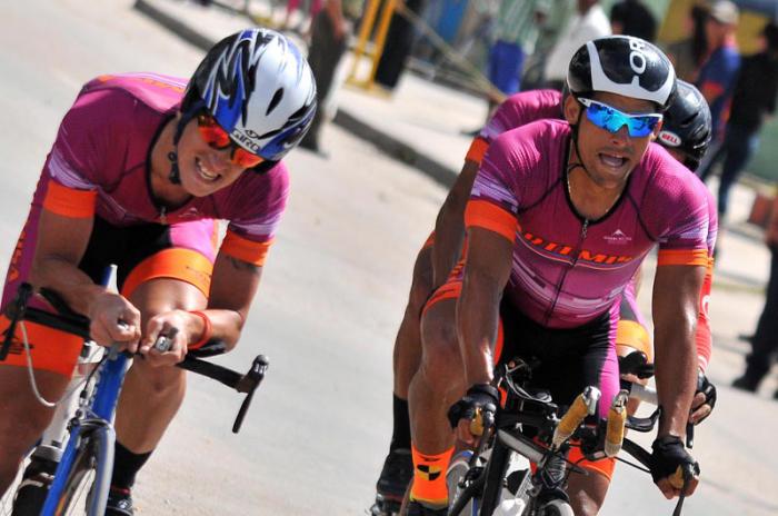 4ta etapa-cacocun-Holguin-Contra-Reloj-Equipo distancia 31 Km Equipo Ganador Artemisa Tiempo 44.23,25