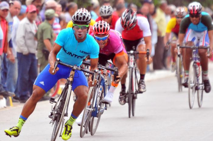 9na-etapa Las Villas-MTZ-Cardenas fotos para ilustrar Onel Santa Clara campeon de las metas volantes