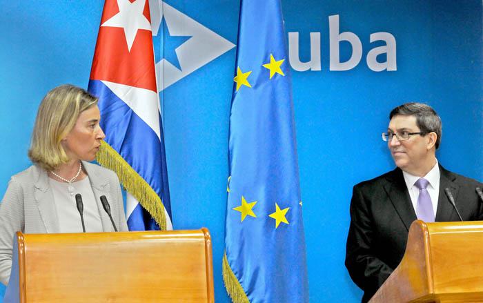 La representante de la Unión Europea (UE) para Política Exterior, Federica Mogherini, recibida por el Canciller cubano, Bruno Rodríguez Parrilla en la sede del MINREX, Cuba y la Unión Europea (UE) firman en La Habana el documento de su nuevo acuerdo de diálogo político y cooperación.