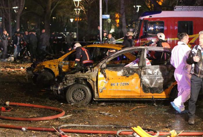 ataque con co­che bomba cobrara la vida a 29 personas en el centro de Ankara