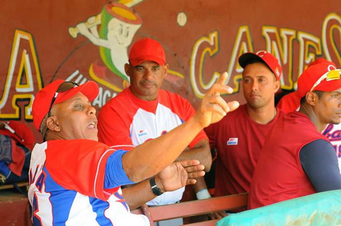 Beisbol-Entrenamiento-Cuba-Tope-Tampa-Bay jugadas y Glorias deportivas  Rey Vicente Anglada, Orestes Kindelan y Frank Camilo Morejon