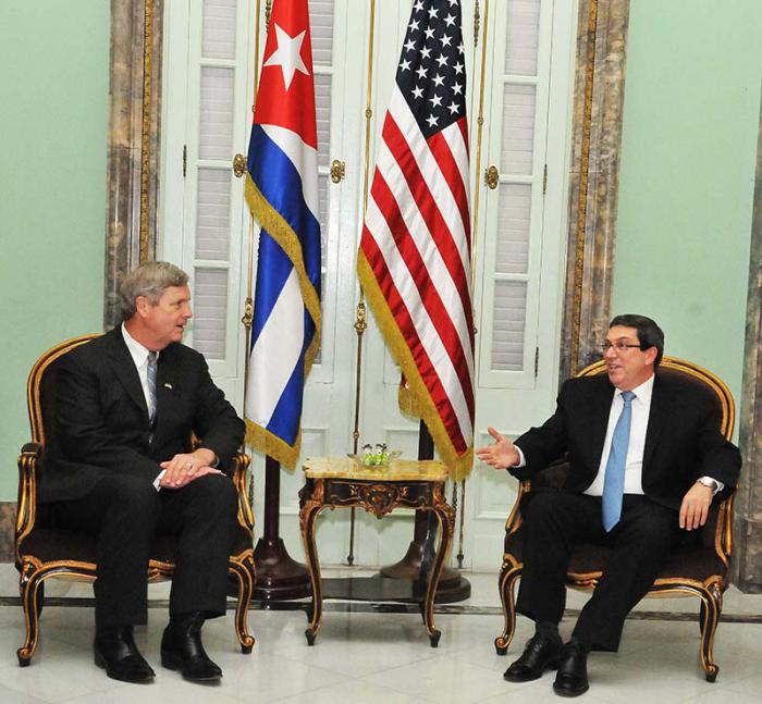 El Canciller Bruno Rodríguez Parrilla,recibe a Thomas Vilsack Secretario de Agricultura de los Estados Unidos en el Ministerio de Relaciones Exteriores (MINREX). 