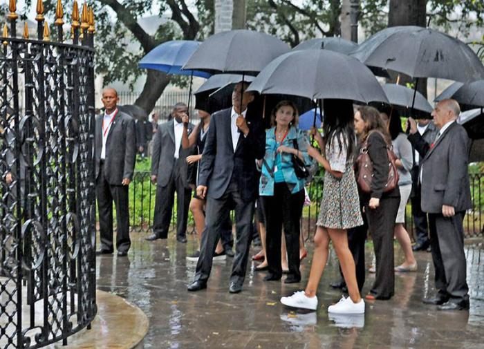 Barack Obama, en plaza de armas