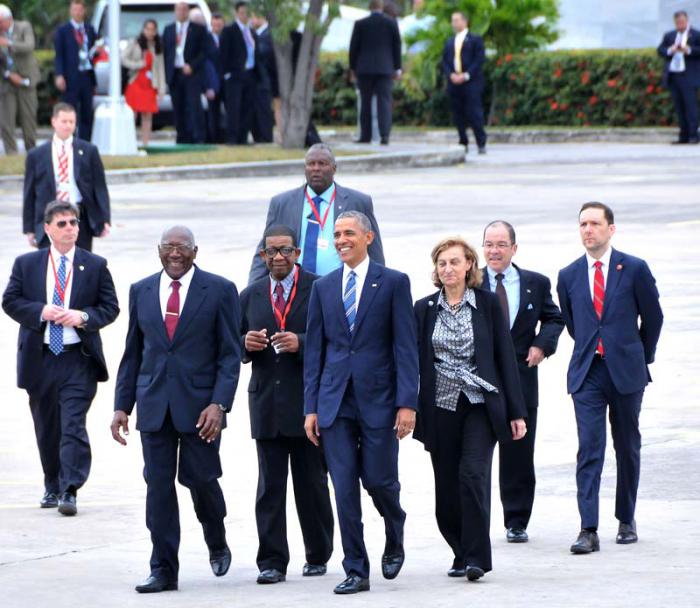 El Presidente de Estados Unidos Barack Obama, es acompañado por el vicepresidente del Consejo de Estado Salvador Valdes Mesa, en el Palacio de la Revolución. 