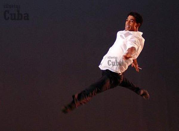 Con el solo, Les Bourgeois, del belga Ben van Cauwenbergh, en el Festival Internacional de Ballet de La Habana en 2008, Carlos Acosta llegó, bailó y reconquistó a su público natural.