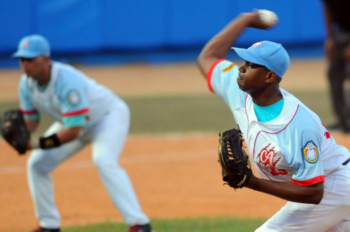 Beisbol-semifinal-IND vs CA 2do juego Dachel Duquesne lanzador x CA