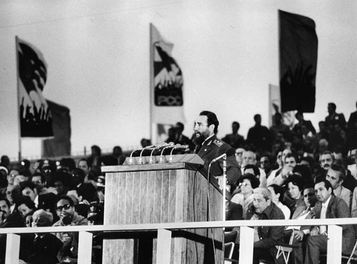 Fidel en acto en la Plaza de la Revolución por el 2do. Congreso del Partido.
Foto: Mario Ferrer, 20 de diciembre de 1980.