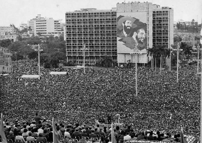 Acto en la Plaza de la Revolucion por el 1er.Congreso del Partido.
Diciembre de 1975.