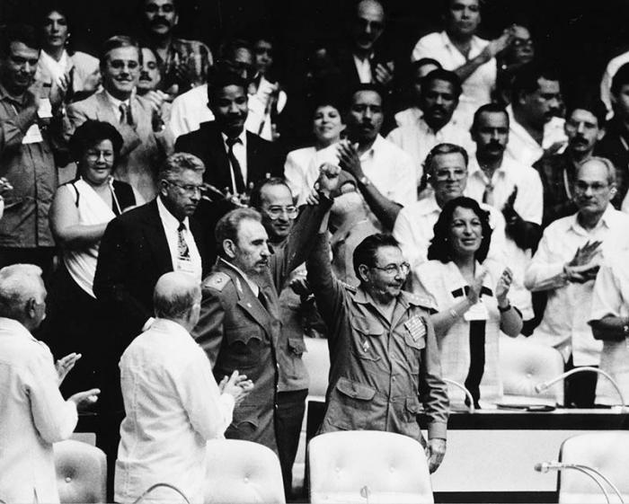 Fidel y Raúl en el V Congreso del Partido. 